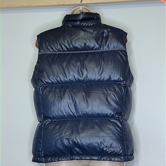 COLUMBIA Down navy blue down vest, size medium, in very good condition - Picture 2 of 14